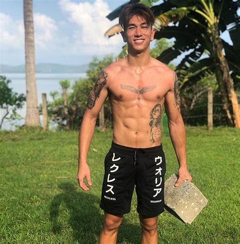 Nikko Loi Javar (@hashtag.